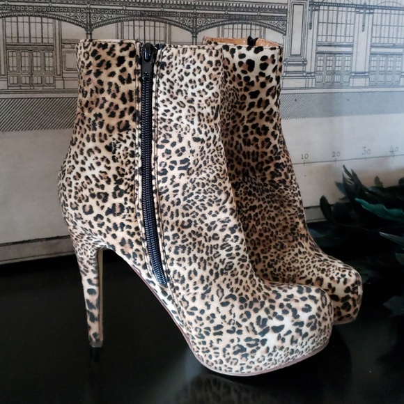 Shoes - Leopard Heel boots